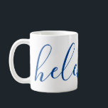 Nom du script Cadeau personnalisé Mug bleu personn<br><div class="desc">Une magnifique tasse avec un nom personnalisé dans une police de script moderne et élégante. En bleu marine et blanc. Merveilleux comme un jour de la mère,  vacances,  anniversaire,  ménage ou cadeau de servante.</div>