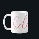 Nom du script Cadeau personnalisé Mug rose personn<br><div class="desc">Une magnifique tasse avec un nom personnalisé dans une police de script moderne et élégante. En rose et blanc. Merveilleux comme un jour de la mère,  vacances,  anniversaire,  ménage ou cadeau de servante.</div>