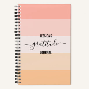 Nom du script rayé rose pâle Gratitude Journal