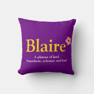 Nom et fleurs texte violet rose jaune coussin