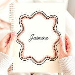 Nom personnalisé du cadre à bascule moderne<br><div class="desc">Restez organisé et élégant avec cet élégant planificateur doté d'un cadre à pétoncles ronds et doux. Personnalisez-le avec votre nom pour une touche unique et sophistiquée. Ce planificateur est parfait pour suivre les rendez-vous, les rendez-vous et toutes vos dates importantes. Avec son design classique et son grand espace d'écriture, il...</div>