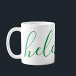 Nom personnalisé élégant Kelly Green Mug personnal<br><div class="desc">Une magnifique tasse avec un nom personnalisé dans une police de script moderne et élégante. En vert et blanc vareux. Merveilleux comme un jour de la mère,  vacances,  anniversaire,  ménage ou cadeau de servante.</div>