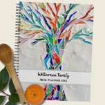 Nom personnalisé Repas de l'arbre généalogique<br><div class="desc">Ce planificateur de repas unique est décoré d'un arbre généalogique aux couleurs vives sur un arrière - plan gris pâle. Customisez-le avec votre nom et votre année. Utilisez l'option Personnaliser supplémentaire pour modifier la taille, le style ou la couleur du texte si vous le souhaitez. Parce que nous créons notre...</div>