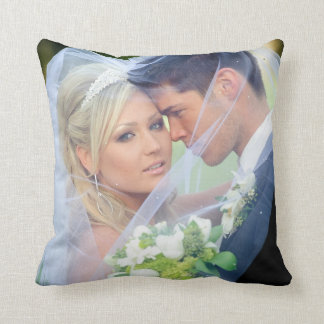 Noms de monogramme de photo épousant le coussin de