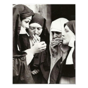 Nonnes fumant la photographie vintage