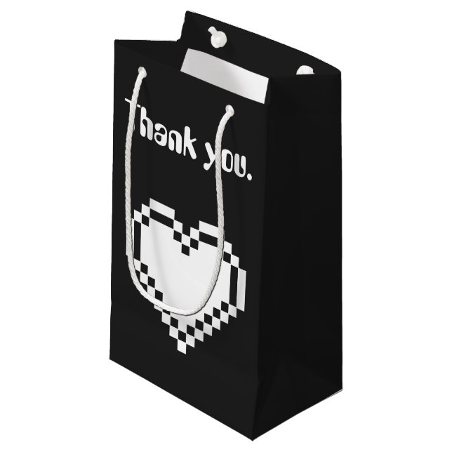 Nos coeurs à 8 bits dans le sac noir de cadeau (Devant Angle)