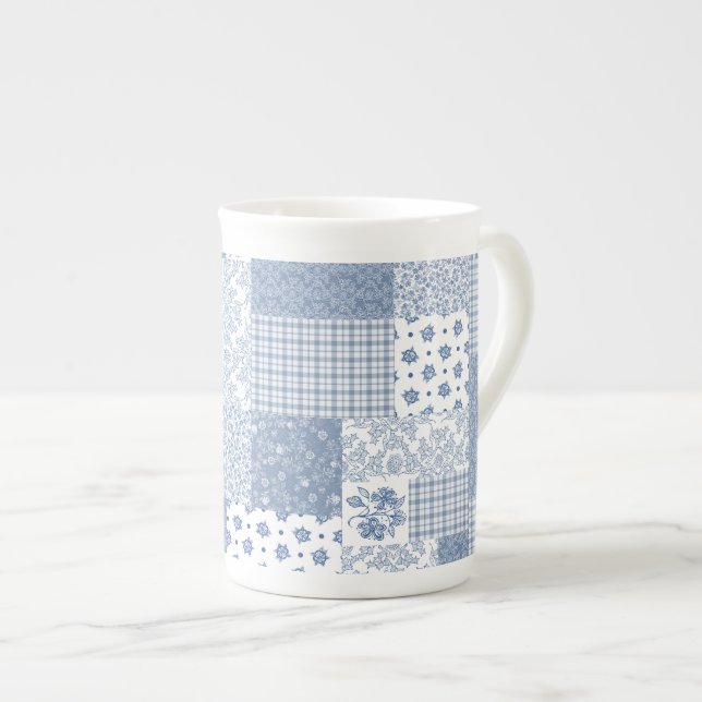 Nostalgique Indigo Faux Patchwork Bone China Mug (Devant droit)