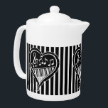 Notes musicales et piano noir et blanc élégant<br><div class="desc">Notes musicales et touches de piano noir et blanc dans un coeur d'amour sur un arrière - plan rayé noir et blanc. Grand cadeau pour tout amateur de musique ou musicien</div>