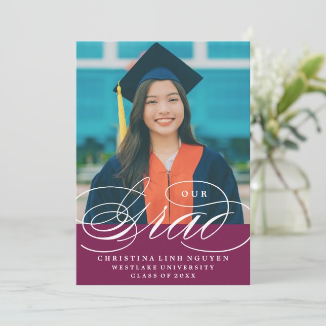 NOTRE ÉLÉGANT SCRIPT GRAD | CARTES D'INVITATION À  (Debout devant)