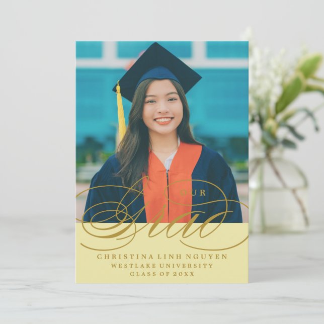 NOTRE ÉLÉGANT SCRIPT GRAD | CARTES D'INVITATION À  (Debout devant)