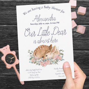 Notre petite chère chère fille de bébé rose fleuri