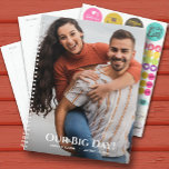 Notre Planificateur de Mariage Photo Grand Jour<br><div class="desc">Planificateur de mariage avec votre photo préférée sur le devant et le dos et personnalisé avec vos détails en lettrage chic. Le planificateur comprend des dispositions mensuelles et hebdomadaires,  12 mois,  60 pages avec des couvertures avant et arrière en soft laminé.</div>