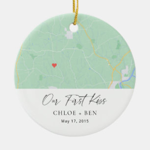 Notre premier Kiss Personnalisé Carte Ornement en