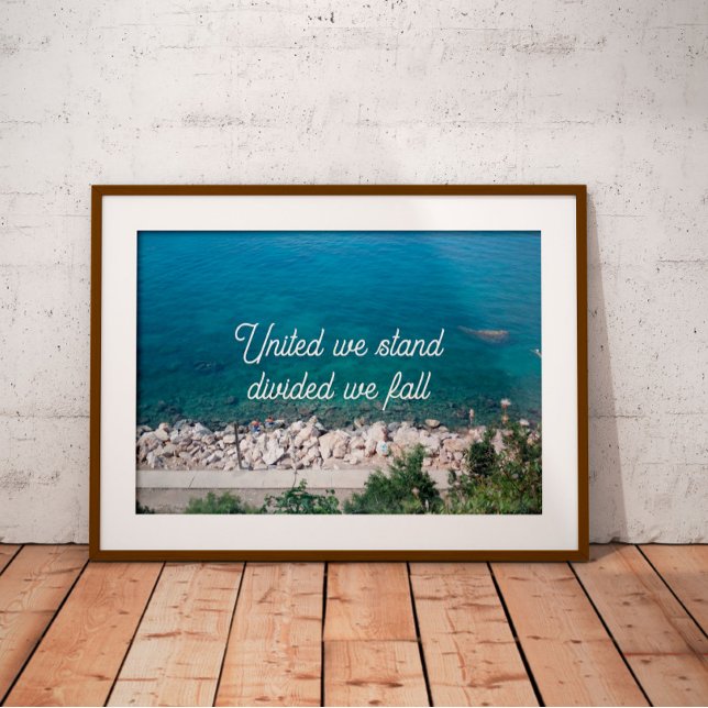 Nous sommes divisés nous tombons une affiche prove (Créateur téléchargé)