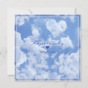 Nuage en forme de cœur mignon dans un ciel bleu jo