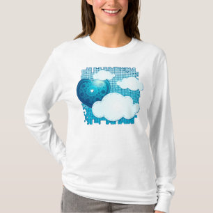 Nuages arrière - plan avec coeur, t-shirt