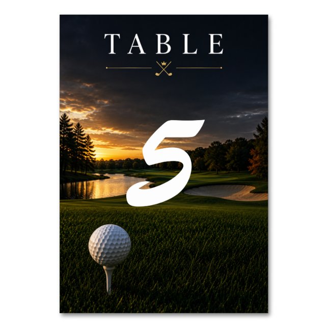 Numéro De Table Balles de golf sur un tee sur de l'herbe verte (Par défaut)