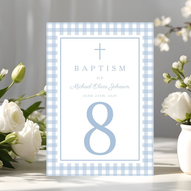 Numéro De Table Baptême élégant de garçon à carreaux bleu bébé (Elegant Baby Blue Gingham Boy Baptism Table Number)