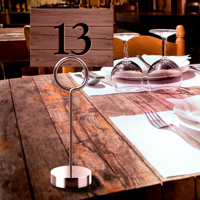 Numéro De Table Bar en bois marron rustique avec fausse gravure (Rustic Faux Engraved Brown Wood Bar Table Number)