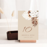Numéro De Table Boho Terracotta Beige Pampas Grass Mariage Floral<br><div class="desc">Voici notre Boho Terracotta Brown Pampas Grass Floral Mariage Numéro de table, un mélange captivant de charme bohème et d'élégance rustique. Admirez l'allure fantaisiste de l'herbe de pampas et des orchidées blanches délicates, sur fond de blanc et de marron en terre cuite, pour une célébration d'inspiration botanique qui saisit l'essence...</div>