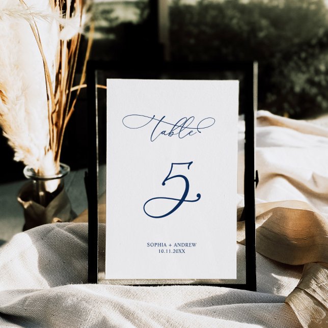 Numéro De Table Calligraphie élégante bleu marine Tableau 5 Mariag (5 table number)