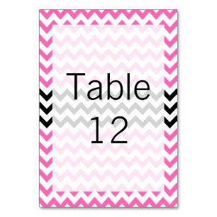 Numéro De Table Chevron rose chaud et noir par Shirley Taylor