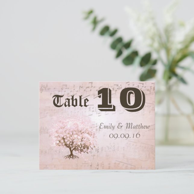 Numéro de table d'arbre à feuilles en forme de cœu (Debout devant)