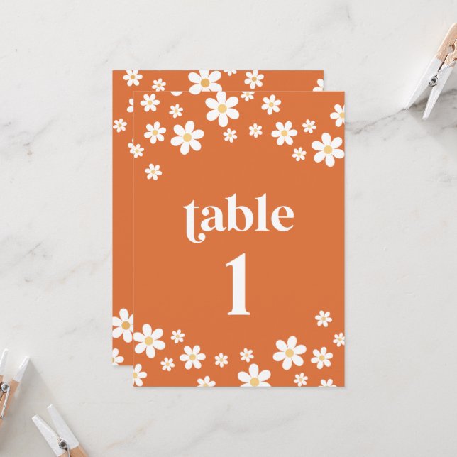 Numéro de table de fête prénuptiale rétro orange m (Devant/Arrière en situation)