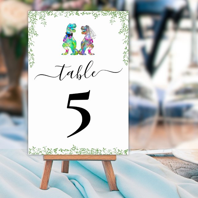 Numéro de table de mariage de la mariée et du mari (Funny T-Rex bride and groom custom dinosaur wedding table number card watercolor Jurassic foliage )