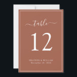 Numéro de table de mariage en terracotta<br><div class="desc">Numéro de table de mariage en terracotta. Rendez votre mariage aussi mémorable que votre jour spécial avec ce design chic et élégant. Caractérisé par un look minimaliste simple avec une touche traditionnelle classique, cette invitation moderne uniquement textuelle présente un script de calligraphie écrit à la main avec un cadre de...</div>