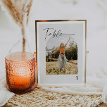 Numéro De Table Élégante calligraphie Mariage photo Numéros de tab<br><div class="desc">Il s'agit d'un numéro de table élégant et moderne, avec une belle police calligraphique et un design minimaliste. Modifiez la plupart du libellé et toutes les couleurs pour rendre ce numéro de tableau photo adapté à vos besoins et à votre style personnel // Pour les articles correspondants, visitez la collection...</div>