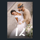 Numéro De Table Elégante Réception de mariage photo moderne<br><div class="desc">Élevez l'ambiance de votre célébration avec nos cartes de numéro de table Elegant Modern Photo Wedding Réception, conçues pour guider vos invités vers leurs sièges dans le style. Ornées d'une belle photo du couple heureux, ces cartes vous permettent de mettre en valeur un moment chéri ou une mémoire préférée, ajoutant...</div>