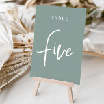 Numéro De Table Eucalyptus Green Main Script Table CINQ<br><div class="desc">Des cartes numériques simples et chic dans Eucalyptus Green et white font une déclaration élégante à votre mariage ou événement. Le design comporte "table [nombre]" dans un mélange de sérigraphie classique et de lettres manuscrites. Le design se répète de part et d'autre. Cartes numérotées individuellement vendues séparément; commandez chaque numéro...</div>