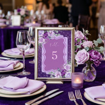 Fleurs élégantes violettes avec des roses lavande,
