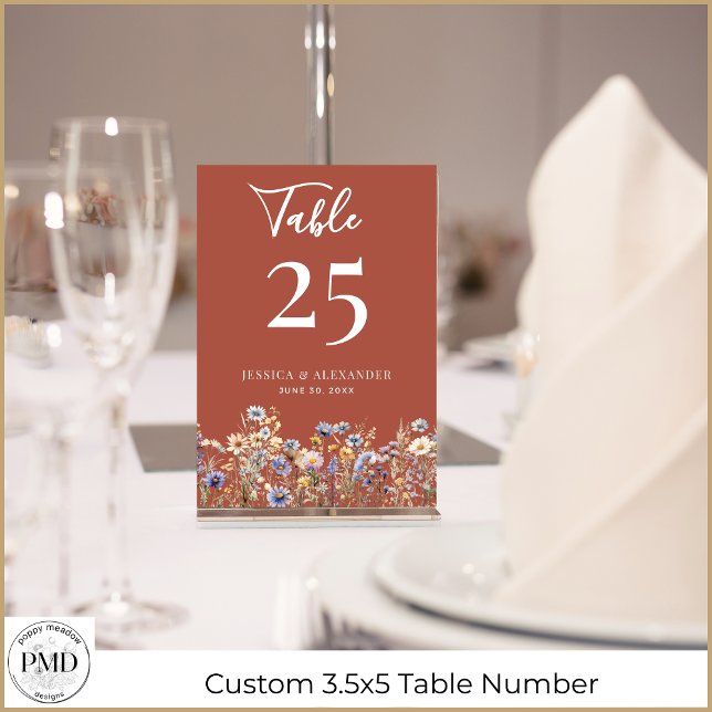 Numéro De Table Fleurs sauvages en terre cuite Élégant Mariage de  (Terracotta Wildflowers Elegant Script 3.5x5 Wedding Table Number with Couple Names, Date.)