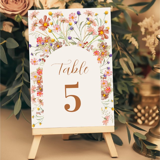 Numéro De Table Floral Boho Mariage de automne (Boho watercolor floral arch fall wedding table number card Terrcaotta beige elegant script)