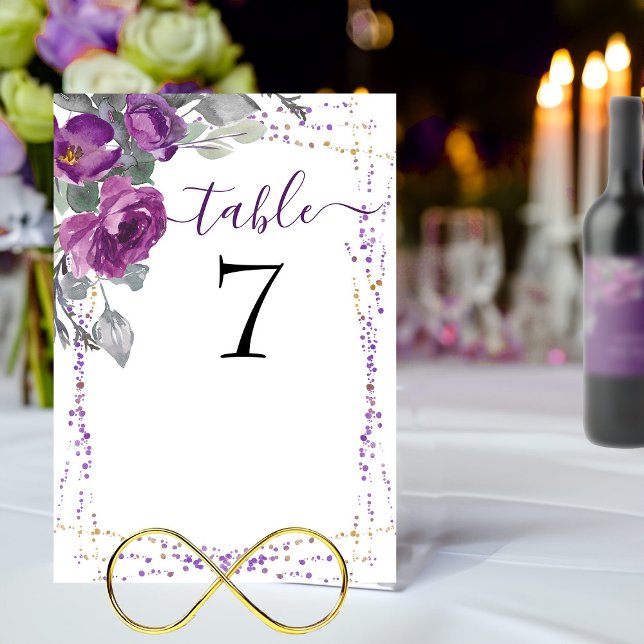 Numéro De Table Floral violet et Mariage de script élégant (Elegant purple floral table number from my Plush Purple Wedding Collection )