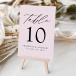Numéro De Table Lavande violet moderne Mariage d'élégance<br><div class="desc">Cartes de numéro de table mariage tendance et minimaliste avec lettrage moderne noir avec "Table" dans script de calligraphie moderne. Le design est composé d'un arrière - plan lavande violet ou d'une couleur de votre choix. Le dessin se répète à l'arrière. Pour commander les cartes de table : ajoutez votre...</div>