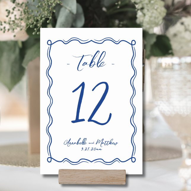Numéro De Table Mariage Bleu Dessiné à la Main Fantaisiste et Exce (Hand Drawn Quirky Whimsical Wedding Table Number )