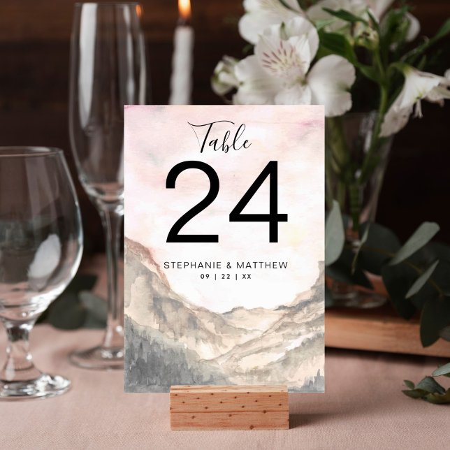Numéro De Table Mariage d'aquarelle de montagne moderne (Pink mountain watercolor rustic design table number card is perfect for your wedding reception.)