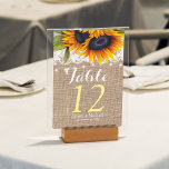 Numéro De Table Mariage de automne de tournesol de pays rustique n<br><div class="desc">Numéro de table de mariage rustique automne élégant (deux faces) avec texte modifiable avec de grands tournesols, des cordes de lumières scintillantes et une bordure en dentelle blanche sur un arrière - plan beige imitation burlap. Idéal pour votre nuit d'été ou automne | jardin | élégant pays rustique | mariage...</div>