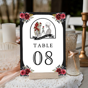 Numéro De Table Mariage de couple de squelettes gothiques aux rose