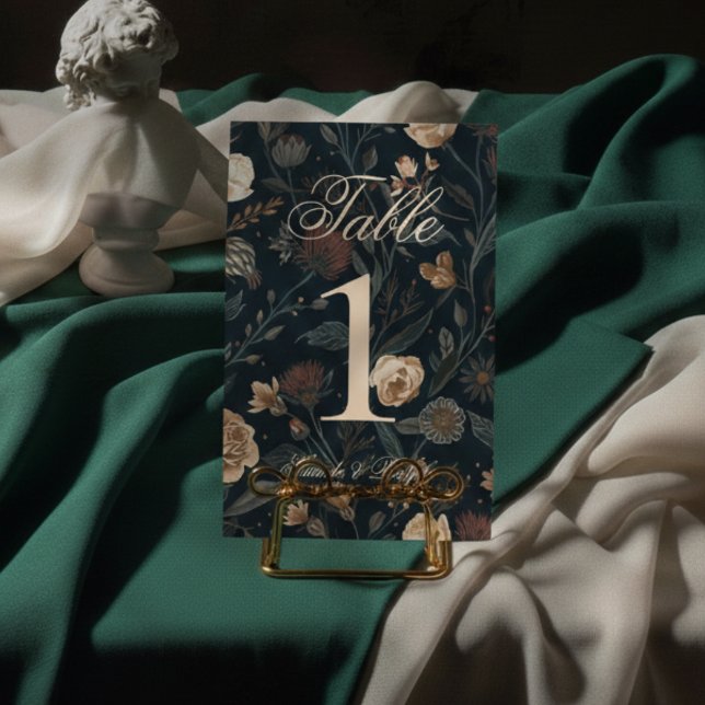 Numéro De Table Mariage Floral Noir Moderne Contemporain (Guide guests to their seats with sophistication using these Contemporary Modern Table Number!)