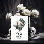 Numéro De Table Mariage gothique floral blanc<br><div class="desc">Carte de numéro de table Whimsical vintage floral gothique squelette main mariage dans accents de blanc personnalisable à vos détails de l'événement.</div>