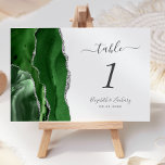 Numéro De Table Mariage moderne Hunter Green Silver Agate<br><div class="desc">Le bord gauche de cette élégante carte de numéro de table mariage moderne comporte une bordure d'aquarelle vert chasseur ornée d'une parties scintillant en faux argent. Le texte personnalisable combine écriture manuscrite gris fusain,  italique et polices cuivre sur un arrière - plan blanc.</div>