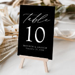 Numéro De Table Mariage noir et blanc élégant moderne<br><div class="desc">Cartes de numéro de table mariage tendance et minimaliste avec lettrage moderne blanc avec "Table" dans un script de calligraphie moderne. Le design est composé d'un arrière - plan noir avec des taches blanches subtiles. Le dessin se répète à l'arrière. Pour commander les cartes de table : ajoutez votre nom,...</div>