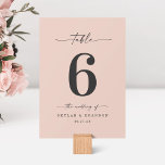 Numéro De Table Mariage rose pâle clair couleur simple<br><div class="desc">Simple Couleur Solide Clair Rose Noir Noir Numéro De Table De Dîner De La Réception. Cette Table Card chic et moderne est simple classique et élégant avec une couleur arrière - plan unie et une jolie police de calligraphie de script avec queues. Montré dans la nouvelle Colorway. Disponible en plusieurs...</div>