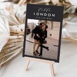 Numéro De Table Mariage Voyage Destination Photo & Nom<br><div class="desc">Ajoutez une touche de finition spéciale à vos tables de réception de mariage avec ces cartes de numéro de table photo personnalisées. Nommez chaque table après une destination de voyage mémorable et ajoutez une photo et le nom de destination à ces détenteurs uniques de cartes. Votre photo est alignée en...</div>