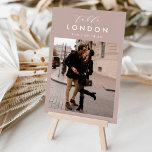 Numéro De Table Mariage Voyage Destination Photo & Nom<br><div class="desc">Ajoutez une touche de finition spéciale à vos tables de réception de mariage avec ces cartes de numéro de table photo personnalisées. Nommez chaque table après une destination de voyage mémorable et ajoutez une photo et le nom de destination à ces détenteurs uniques de cartes. Votre photo est alignée en...</div>