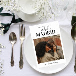 Numéro De Table Moderne Chic Voyage Destination Thème Photo Mariag<br><div class="desc">Décorez vos tables mariages avec cette carte élégante, avec votre photo et votre texte personnalisés. Ajoutez facilement vos propres détails en cliquant sur l'option "personnaliser". 🌸 VEUILLEZ NOTER : La taille de cette carte est de 3, 5 po x 5 po. Si vous désirez une taille plus grande, veuillez me...</div>